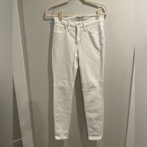 9” Skinny High Rise Madewell White Jeans - Size 26